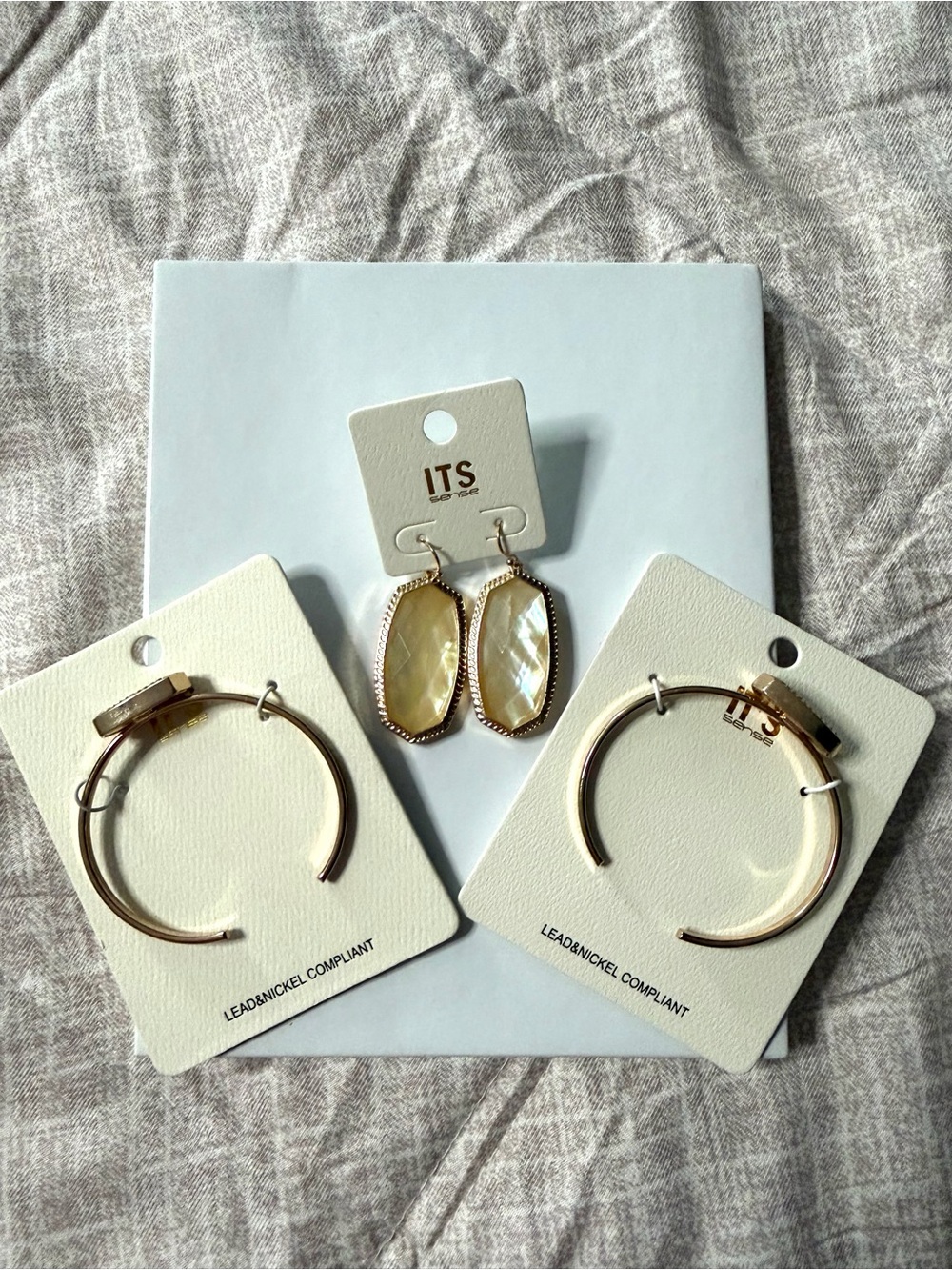 ITS Sense 3 piece jewelry set bangle bracelets and earrings